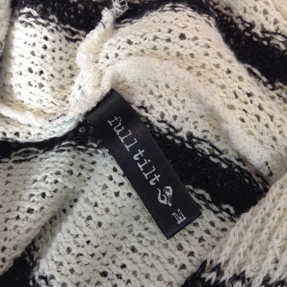 ⬇️ OPEN KNIT HOODED PULLOVER - Picture 3 of 5